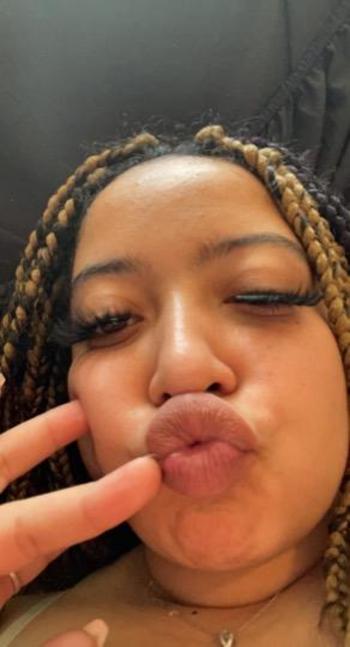 Lola, 23  female escort, Brooklyn