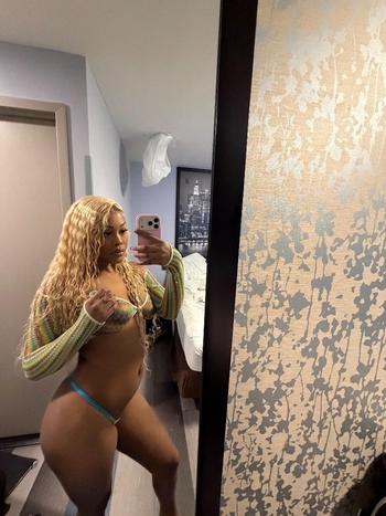 Ling Ling, 21  female escort, Brooklyn